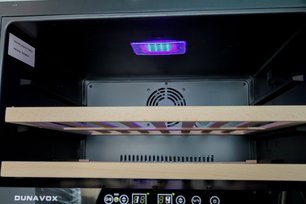 Винный шкаф Дунавокс DX-51.150DBK фото 4 в Тюмени Винный шкаф Dunavox DX-51.150DBK фото 4 в Тюмени