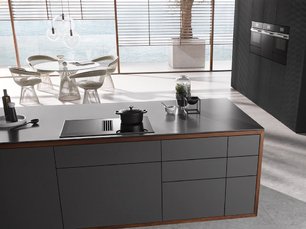 Индукционная варочная панель с вытяжкой Miele KMDA 7634 FR фото 2 в Тюмени