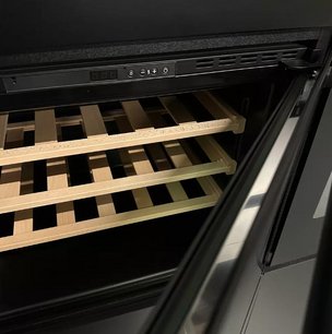 Встраиваемый винный шкаф Lofra ZBPNM24T TOTAL BLACK фото 3 в Тюмени