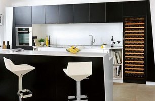 Встраиваемый мультитемпературный винный шкаф EuroCave S-259 K-800021-L фото 4 в Тюмени