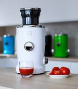 Соковыжималка NOVIS Vita Juicer белая фото 3 в Тюмени Соковыжималка NOVIS Vita Juicer белая фото 3 в Тюмени