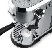 Рожковая кофеварка DeLonghi EC950.M фото 3 в Тюмени