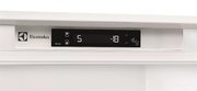 Холодильник Electrolux ENC2813AOW фото 2 в Тюмени