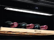 Встраиваемый винный шкаф Electrolux EWUS052B5B фото 4 в Тюмени