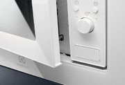 Встраиваемая микроволновая печь Electrolux LMS2173EMW фото 4 в Тюмени