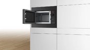 Встраиваемая микроволновая печь Bosch BFL523MB4 фото 3 в Тюмени