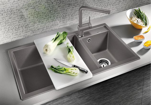 Мойка с дополнительными аксессуарами