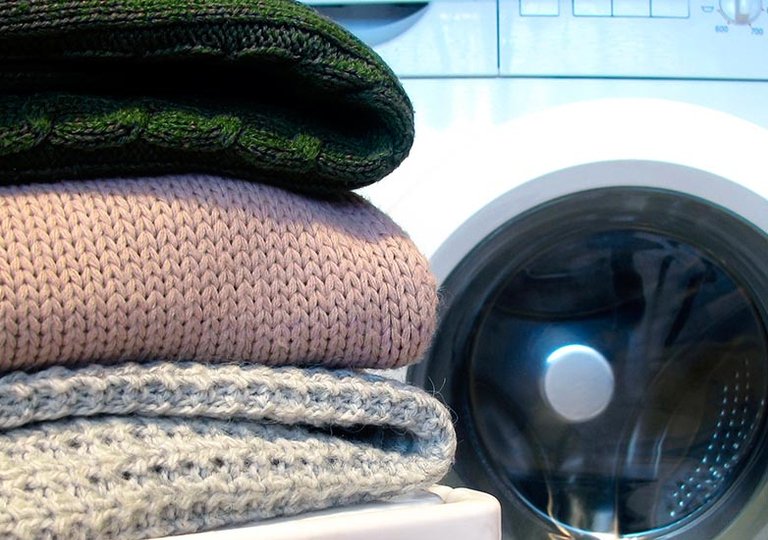 Можно ли стирать шерсть в стиральной машине? Можно ли стирать шерсть в стиральной машине?