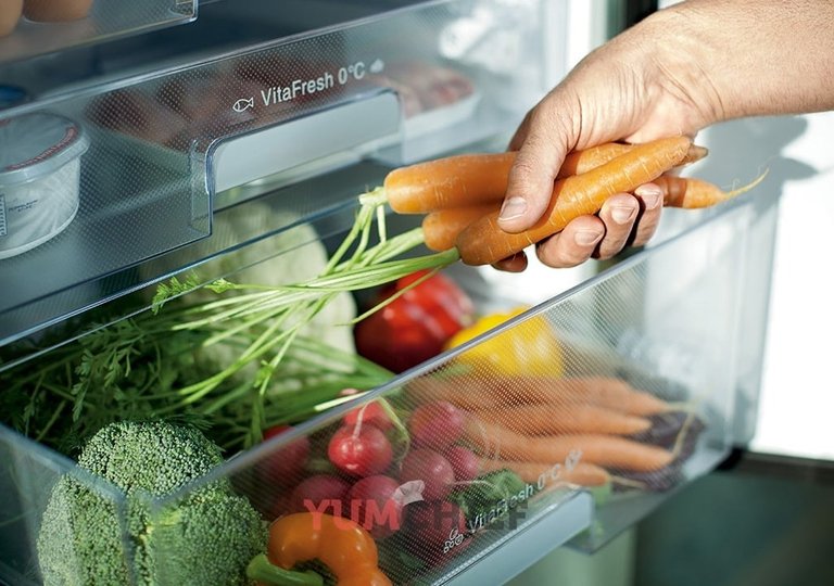 Можно ли хранить продукты и товары в холодильнике? Можно ли хранить продукты и товары в холодильнике?