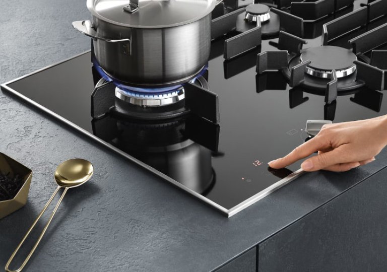 Обзор индукционной варочной панели Miele KM 7464 FL  Обзор индукционной варочной панели Miele KM 7464 FL