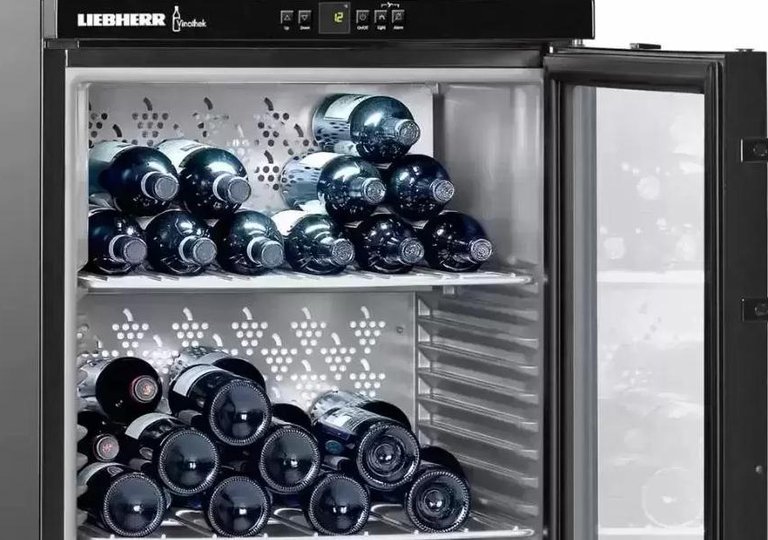Обзор на винный шкаф Liebherr WKb 1812 Обзор на винный шкаф Liebherr WKb 1812