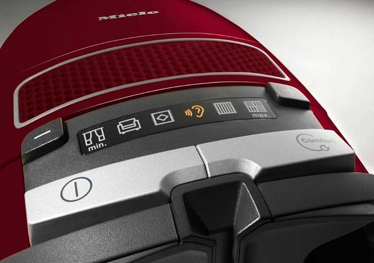 Обзор пылесоса Miele SGEA3 Complete C3 Cat&Dog Обзор пылесоса Miele SGEA3 Complete C3 Cat&Dog