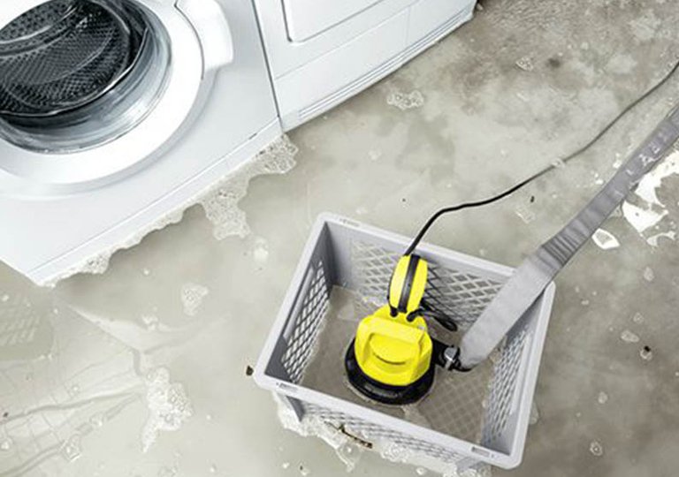 Почему течет вода снизу стиральной машины? Почему течет вода снизу стиральной машины?