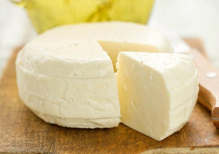 Можно ли, как и сколько хранить сулугуни в холодильнике